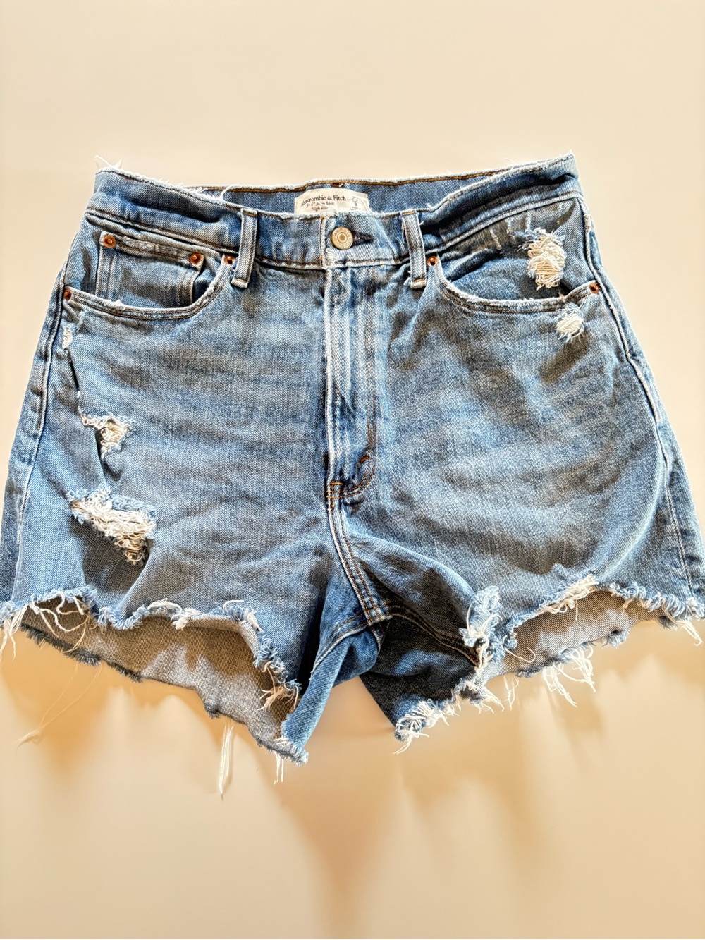 Abercrombie 4" mom short sz 8